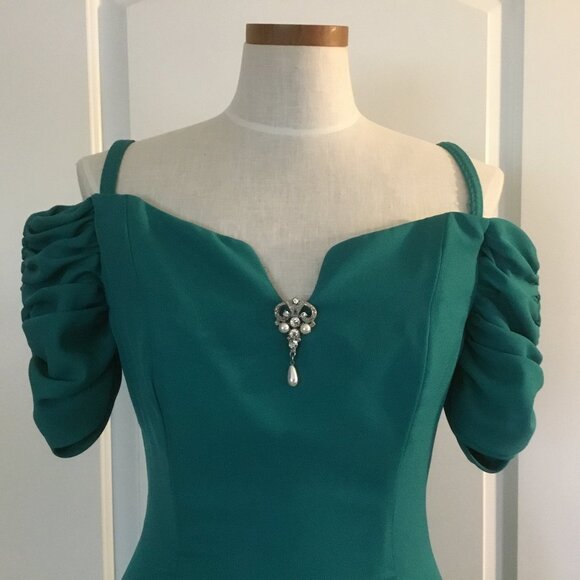 Nancy Neil Women's Teal Gown: Size 8 - Picture 1 of 16